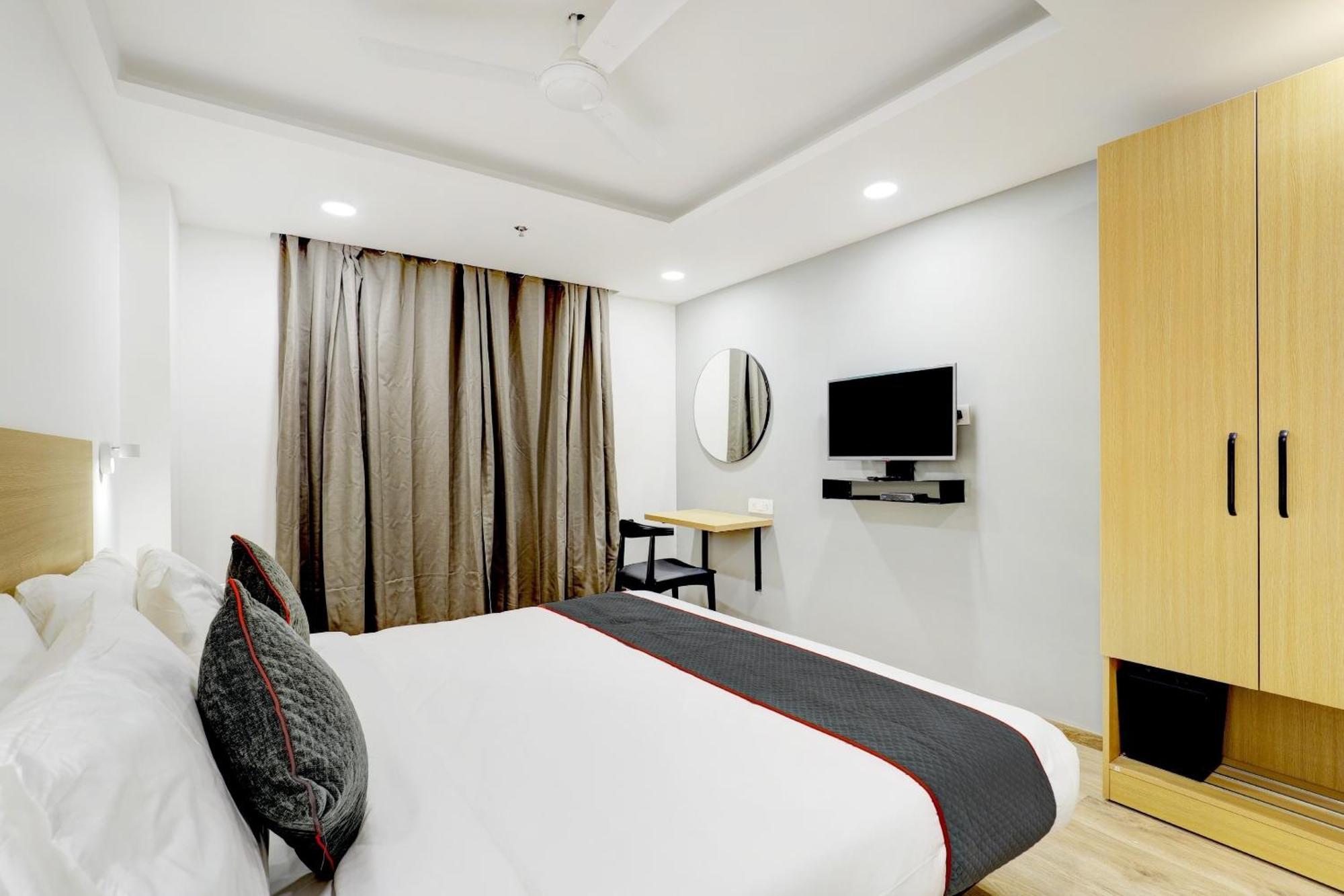 Hotel Super Townhouse Rajyash Rise Sarkhej Exteriér fotografie
