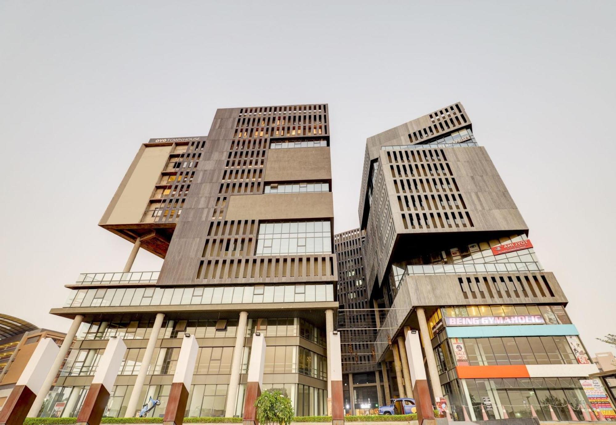 Hotel Super Townhouse Rajyash Rise Sarkhej Exteriér fotografie