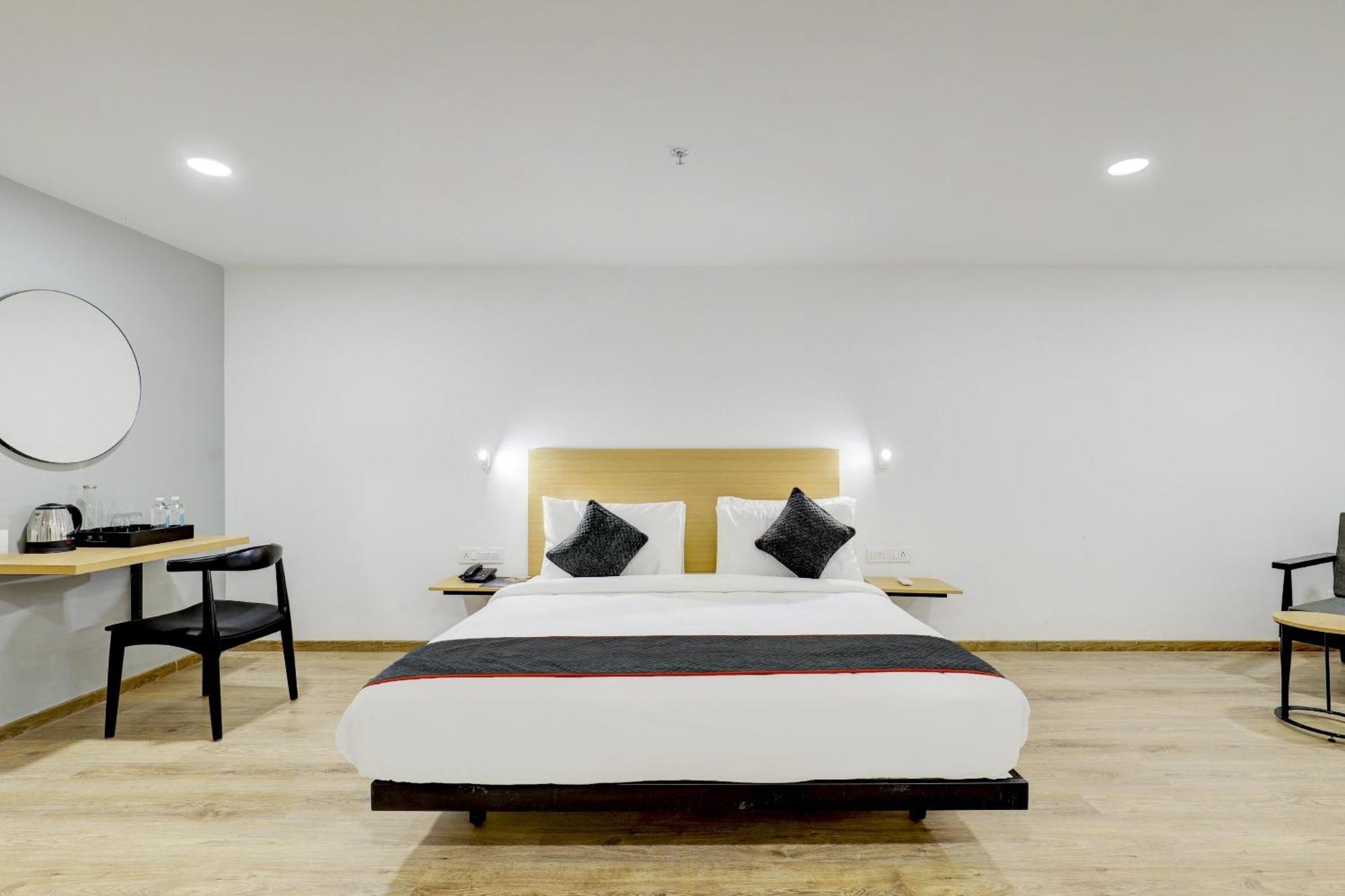 Hotel Super Townhouse Rajyash Rise Sarkhej Exteriér fotografie