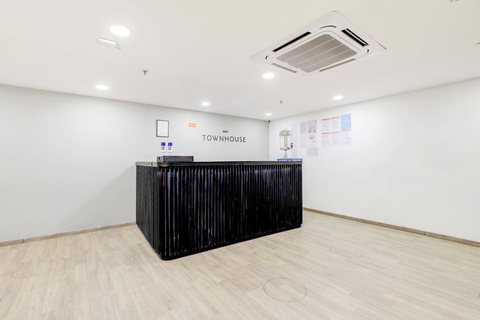 Hotel Super Townhouse Rajyash Rise Sarkhej Exteriér fotografie
