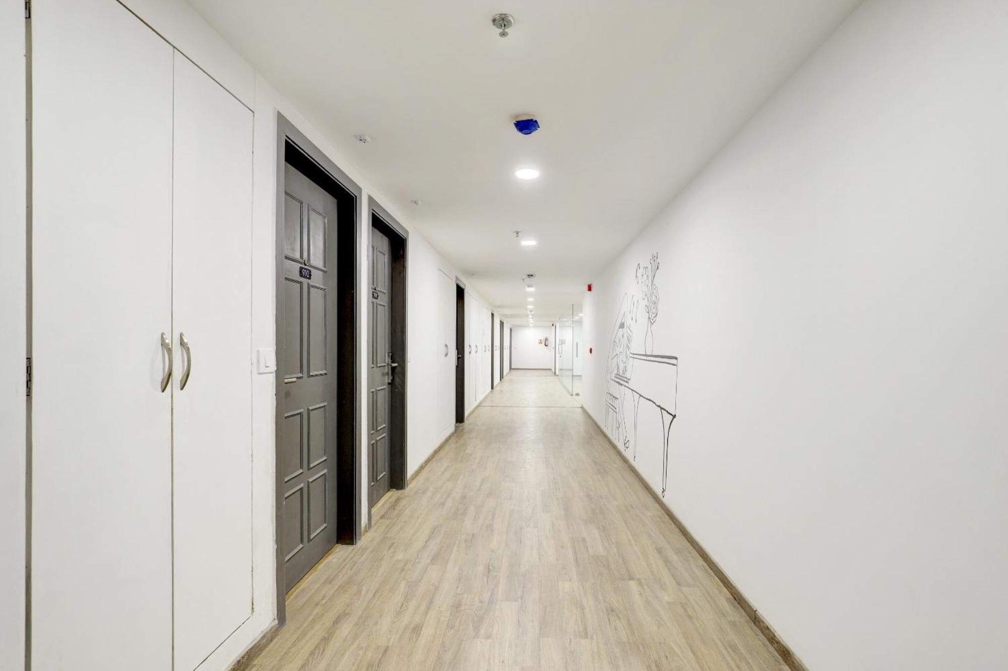 Hotel Super Townhouse Rajyash Rise Sarkhej Exteriér fotografie
